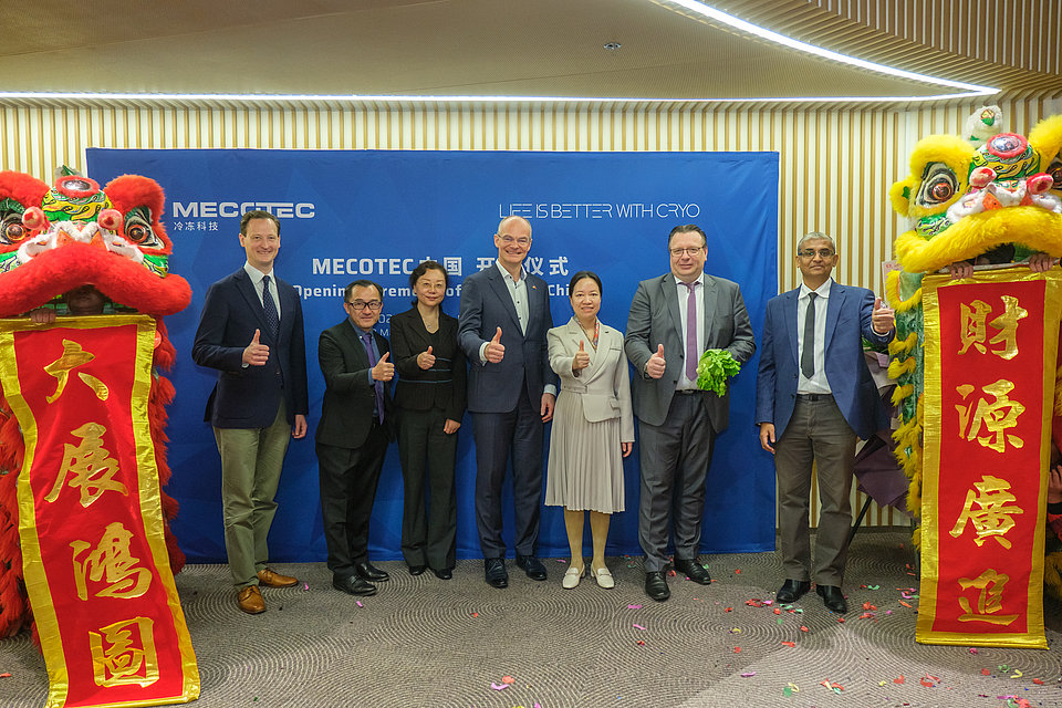 Dr. Friedrich Rheinheimer, Simon Yip, Wang Liping (Economic and Commercial Officer, Consulate General of Germany in Shanghai), Christian Sommer (CEO German Centre Shanghai), Wang Liping (Vice Mayor of Taicang), Enrico Klauer, Deenad Sundramurthy  Great approval for the inauguration of MECOTEC China in Shanghai: Dr Friedrich Rheinheimer (COO MECOTEC Group), Simon Yip (Managing Director MECOTEC China), Wang Liping (Economic and Commercial Officer, Consulate General of the Federal Republic of Germany in Shanghai), Christian Sommer (CEO German Centre Shanghai), Wang Liping (Vice Mayor of Taicang), Enrico Klauer (CEO MECOTEC Group), Deenad Sundramurthy (Business Development Director MECOTEC ASIA) (from left)